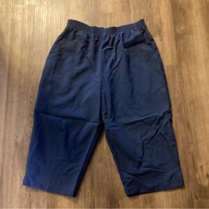 5/$15 Briggs New York Petite Navy Blue Capris 14P
